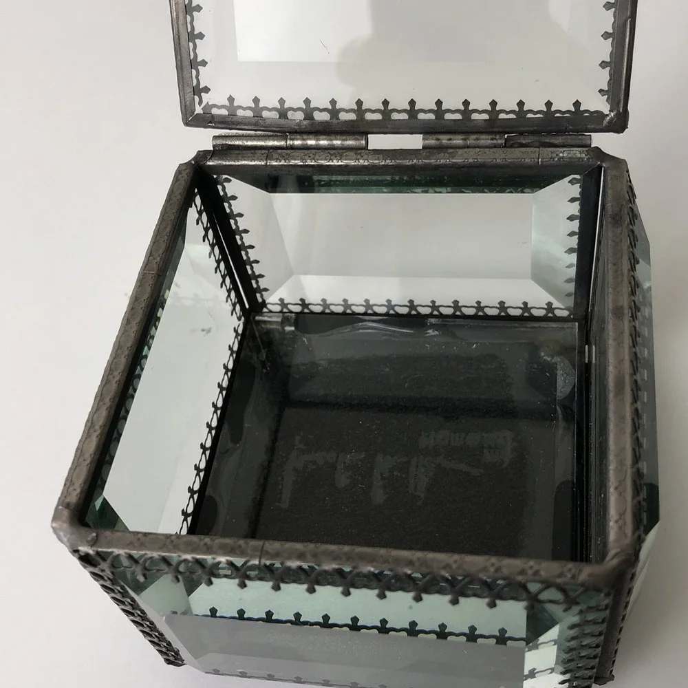 Nicole Miller Home Glass Mirrored Elegant Silver Tone Jewelry Trinket Box
